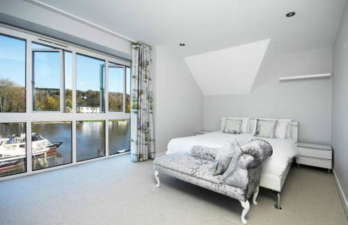 The Oars - Riverfront Property - From 300 Per Night - Foto 4