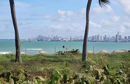 Apartamento na praia, 2 quartos e área de lazer - Foto 40