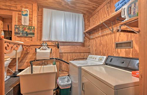 Waterfront Arkdale Retreat 2 Acres with Deck and View - Foto 33