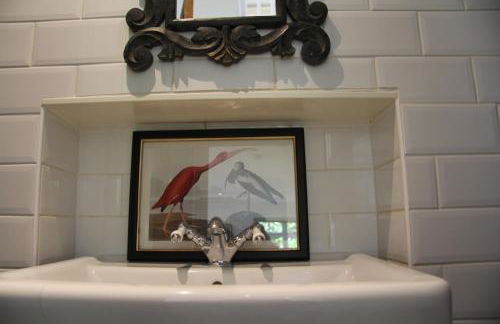 Woodlands Cozy Cottage in Gerrards Cross Sleeps 2 - Photo 16