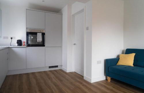 Crossways - a modern two bedroom village apartment close to cheltenham - Photo 27