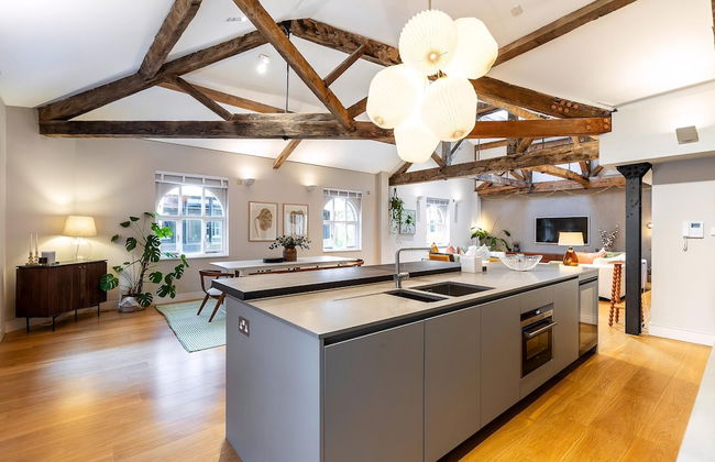 Pepys House: A Modern Touch of History - Foto 47