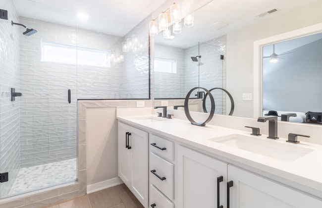 Monty by Avantstay 4bdr 4BA Balcony w Outdoor Seating 5mins to DT - Photo 19