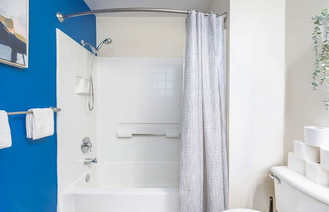 100 Year-old Historic Brick 2BR Loft Large Patio2 - Foto 18