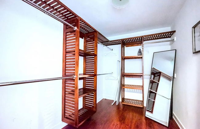 Redwood Loft at Park Place King bed Walk in Closet Fast Wifi and Free Coffee - Foto 14