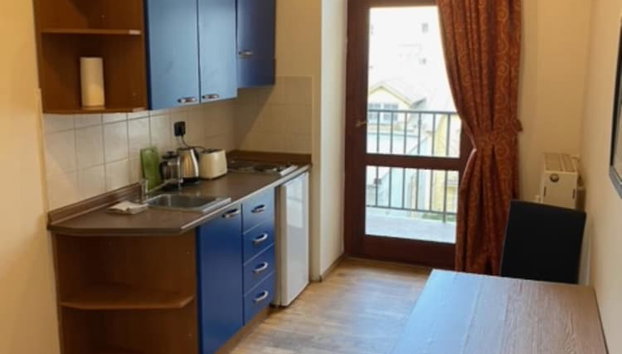1 Bed Flat - Sleeps 2 - Pets - Smoking on Terrace - Foto 4, Cozinha privada