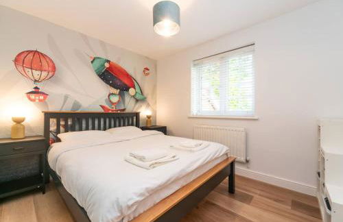 Gorgeous 4 BR House Near Station mins to London - Pass the Keys - Foto 28