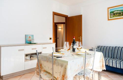 GuestHost - Casa del Giardino Apt with Shared Patio - Photo 18
