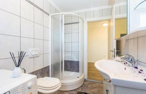 Nice Apartment In Krk With Wifi - Photo 35