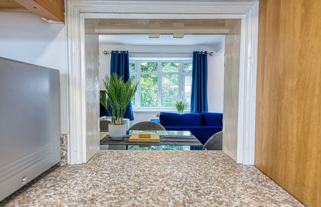 Modern 3 Bedroom 2 Bath Hse with Parking - Foto 25