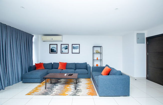 Embassy Gardens Premier Suites - Photo 41