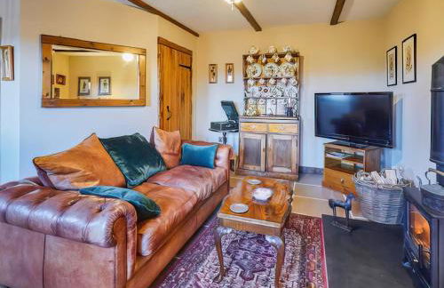 Rustic Retreat - Photo 1