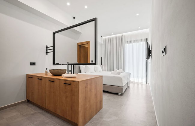 Villa Anassa - Luxurious 4-Bedroom Villa with Private Pool by Temma Villas - Photo 73