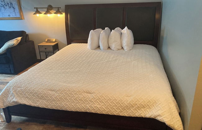 Gold Suites Rentals - Photo 3