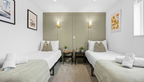 3-BR Luxe Cowes Cottage Harbour Views, Sleeps 6, with Private Garden - LONG TERM STAY WINTER SPECIAL OFFER AVAILABLE! - by Blue Puffin Stays - Foto 5, towels