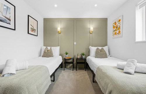 3-BR Luxe Cowes Cottage Harbour Views, Sleeps 6, with Private Garden - LONG TERM STAY WINTER SPECIAL OFFER AVAILABLE! - by Blue Puffin Stays - Foto 5