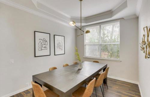 Spacious and Luxury Home w Cinema Room and Pool - Foto 14