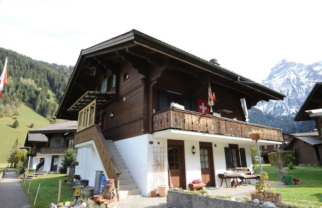 Chalet in Lenk Near Simmen Falls - Foto 1