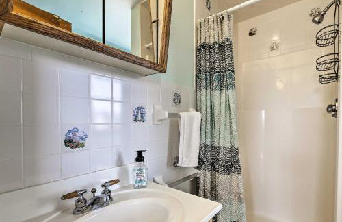 Oceanfront Cape Cod Home with Porch, Yard and Grill! - Foto 14