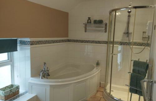 Waterfront Location, Balcony, Sea Views, Free Parking - Foto 28