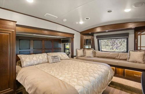 Private Luxury RV Getaway Full Bath Kitchen - Foto 4