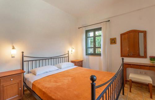 SOFIA, Luxury Stone Villa in Stoupa with Private Pool, BBQ and Amazing Sea View - Foto 13