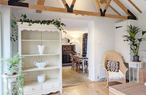 Shires Barn Farmhouse - Westbourne - Photo 37