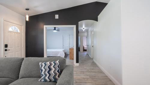 Simple Home for Work or Travel - Photo 4