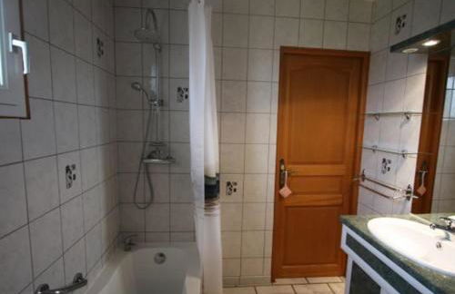 Gîte idéal pour cure thermale, proche port de plaisance, terrasse et grand terrain. - FR-1-589-69 - Foto 5