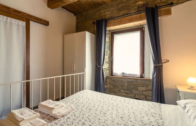 Pretty Farmhouse With Pool - Photo 4