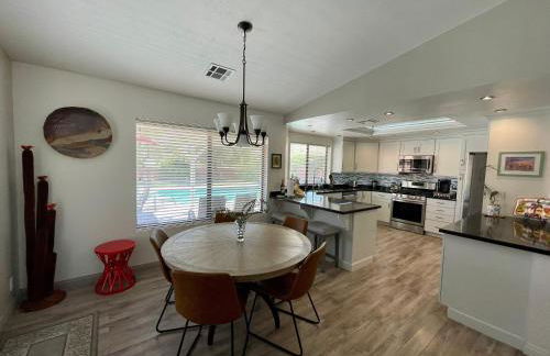 Indian Wells Resort Home with Private Saltwater Pool - Foto 18