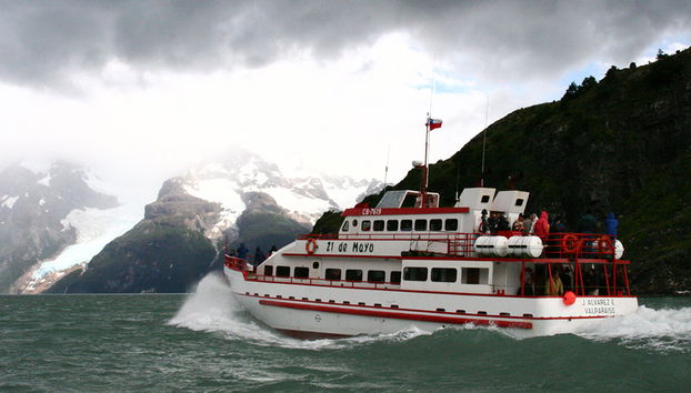 Navegación a los Glaciares Balmaceda y Serrano - Foto 3