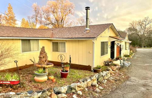 Sierra Sunset Cottage -Yosemite area vacation cottage - Foto 32