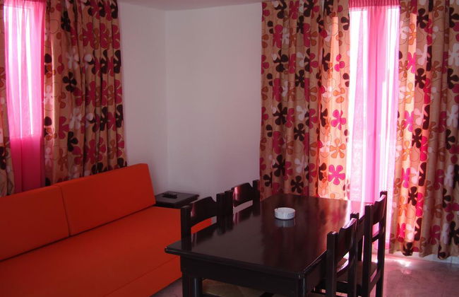 Elena Studios & Suites - Foto 19