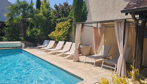Villa familiale La Finca du champ de l'eau Avec sauna jacuzzi proche de Disney et Paris - Foto 3, Garden, sunbed, Garden view