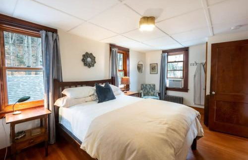 Berkshire Vacation Rentals: Centrally Located Historical Home - Foto 15