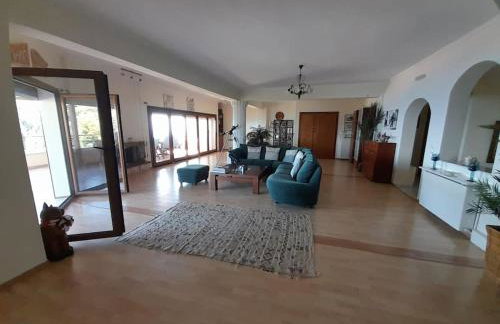 Luxury villa with stunning seaviews and pool - Foto 39