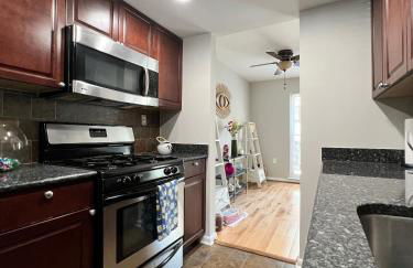 Charming 3bd Alexandria House, 11 miles to DC, Nice front view - Foto 16