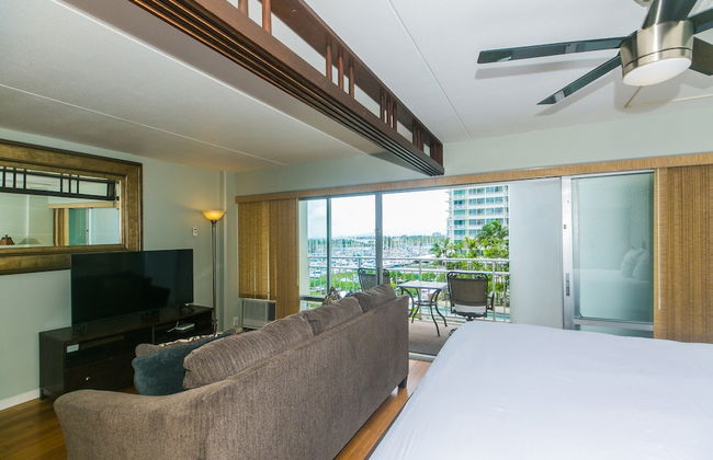 Spacious One Bedroom Harbor View Condos at Ilikai Marina With Private Balcony - Foto 17