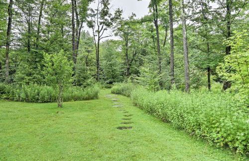 Berkshires Home on 11 Acres with Pond and 2 Fire Pits! - Foto 31