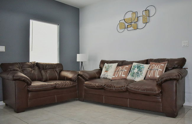 Elegant Apartment 10 min to Mercedes Outlets - Foto 1