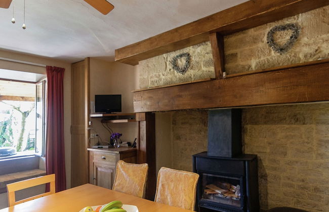 Spacious House With Heated Pool and Sauna - Photo 23