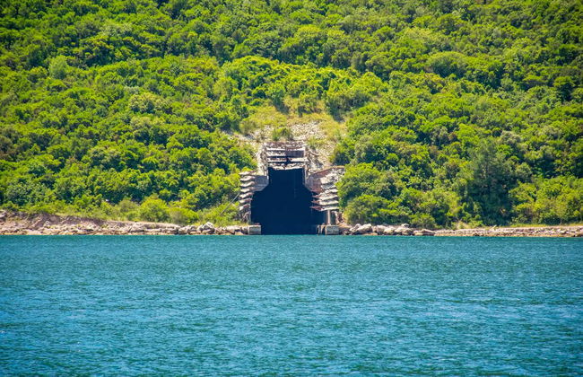 Paseo en barco privado por la bahía de Kotor - Foto 9