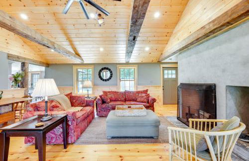 Lakefront Lovell Home with Dock Walk to Town Beach! - Foto 7