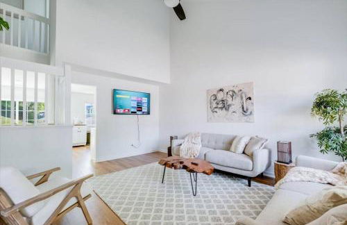 Modern Luxury Home Towel Warmers, Wi-Fi, Coffee - Foto 24