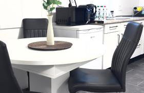 Kassel - Modernes Apartment in Fuldatal mit Parkplatz & WLAN - OneN8 - Foto 5