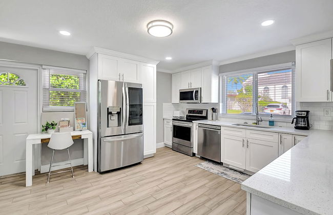 Modern and Updated Delray Beach Escape Sleeps 10! - Foto 24