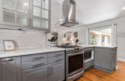 Fully Fenced Rustic Home Minutes From Truist Park - Foto 10