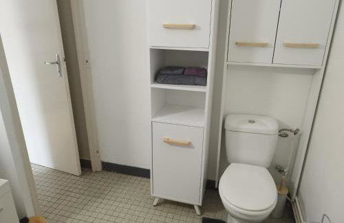 Mistral gagnant ! T1 calme avec vue, parking, télétravail, Wi-Fi, proche CV et gare - Foto 9