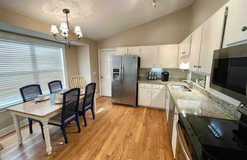 Lowcountry Oasis - 3 bed 2 bath - 5 min to beach - Photo 6